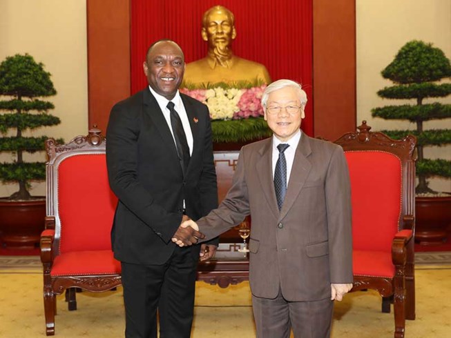 អគ្គលេខាបក្ស លោក Nguyen Phu Trong ជួបសន្ទនាជាមួយប្រធានព្រឹទ្ធសភាហៃទី