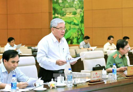 គណៈកម្មាធិការអចិន្ត្រៃយ៍រដ្ឋសភាពិភាក្សាអំពីគំរោងច្បាប់រដ្ឋបាលសាធារណៈ