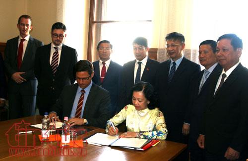 លើកកម្ពស់និងបង្កើនទំនាក់ទំនងការបរទេសរវាងរដ្ឋសភានិងកិច្ចការបរទេសប្រជាជនរវាងវៀតណាមនិងហុងគ្រី