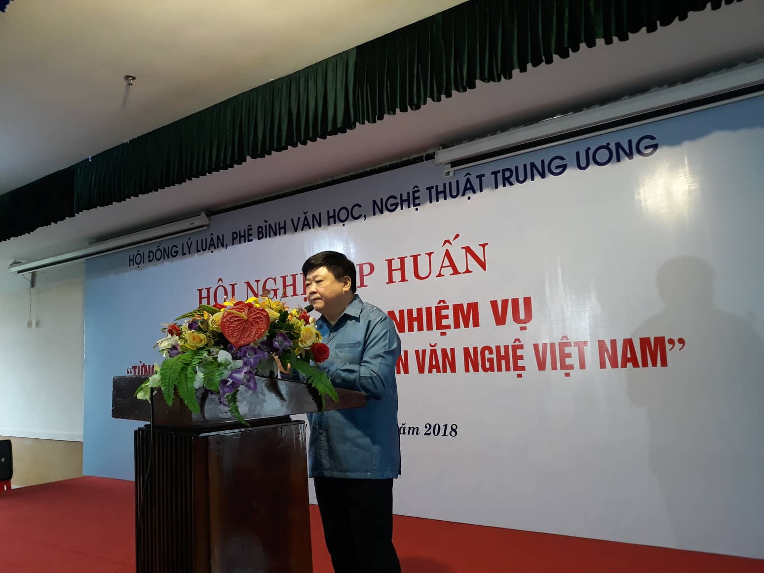 បង្កើតប្រព័ន្ធទ្រឹស្តីសិល្បៈវៀតណាមជាជំហានៗ