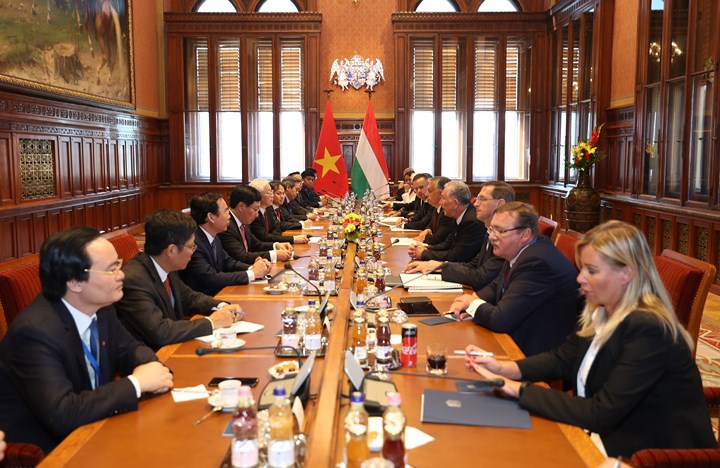 អគ្គលេខាបក្សកុម្មុយនិស្តវៀតណាមលោក Nguyen Phu Trong បញ្ចប់ប្រកប ដោយជោគជ័យដំណើរទស្សនកិច្ចជាផ្លូវការនៅសហព័ន្ធរុស្ស៊ីនិងហុងគ្រី