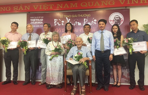 ពិធីប្រគល់ពានរង្វាន់ “Bui Xuan Phai- ដោយសេចក្តីស្រឡាញ់ហាណូយ”