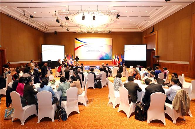 កិច្ចសន្ទនាអាស៊ាន-EU អំពីសមភាពភេទ ការប្រគល់សិទ្ធិជូននារីនិងកុមារី