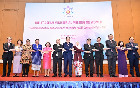 នាយករដ្ឋមន្ត្រីវៀតណាម លោក Nguyen Xuan Phuc បានសង្កត់ធ្ងន់លើតួនាទីដ៏សំខាន់របស់នារីនិងកុមារីក្នុងការកសាងសហគមន៍អាស៊ាន