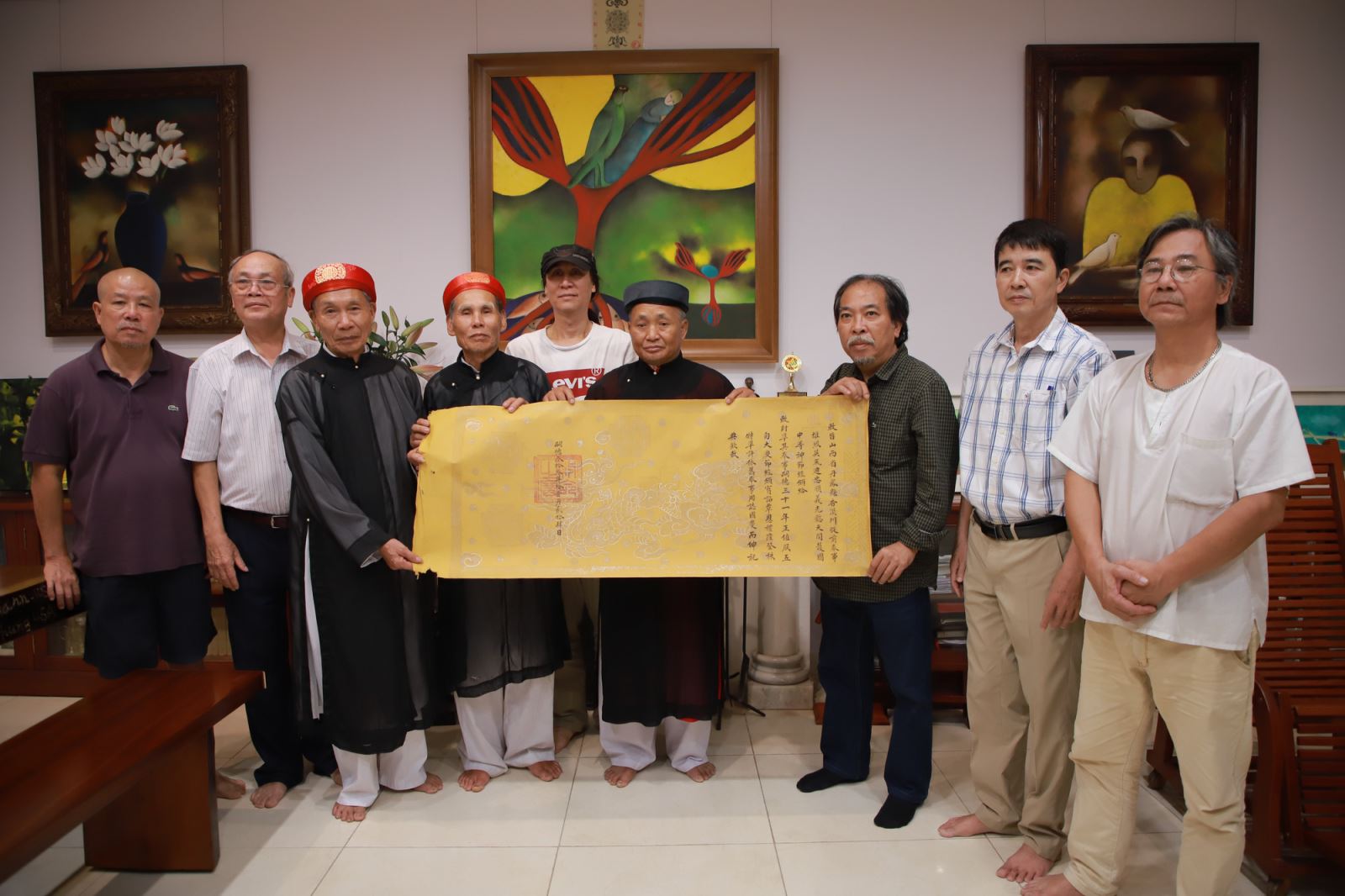 ក្រុមឥស្សរជន Ha Dong ដើម្បីសេចក្តីស្រឡាញ់ចំពោះទីក្រុងហាណូយ រួមដៃគ្នាអភិរក្សព្រះរាជក្រឹត្យតាំងស៊ុប