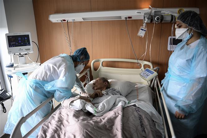 ជំងឺរាតត្បាតកូវីដ-១៩ លើទូទាំងពិភពលោកនៅតែមានការវិវឌ្ឍន៍យ៉ាងធ្ងន់ធ្ងរ