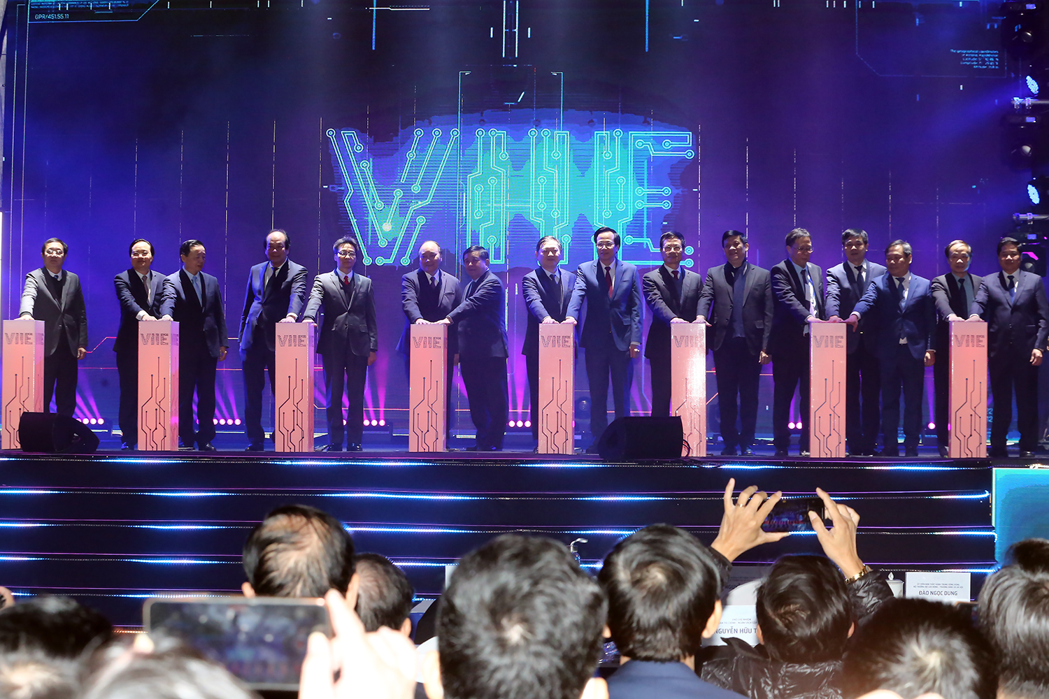 មានការផ្លាស់ប្តូរថ្មីនិងច្នៃប្រឌិតដើម្បីសេចក្តីប្រាថ្នាអំពីប្រទេសវៀតណាមមួយពោរពេញដោយកម្លាំងមាំមួន