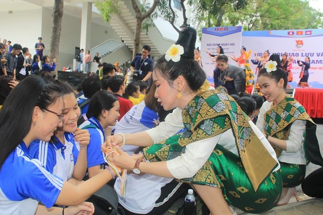 ទីក្រុងហូជីមិញរៀបចំពិធីផ្លាស់ប្តូរវប្បធម៌រវាងបណ្តាជនជាតិ