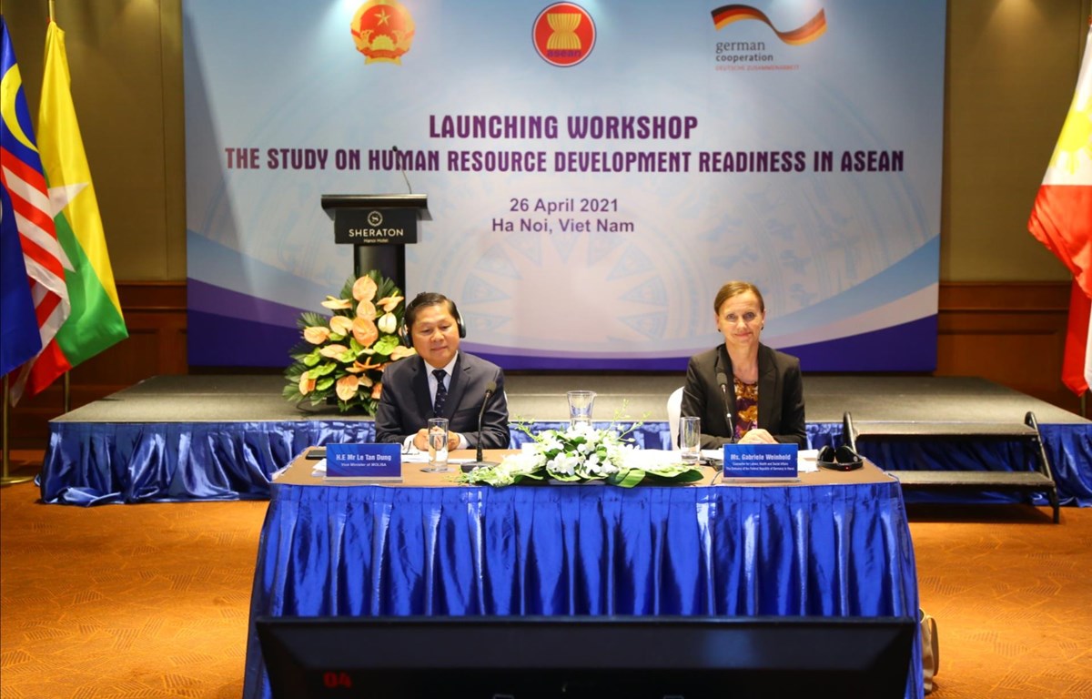 បង្ហាញរបាយការណ៍ស្រាវជ្រាវថ្នាក់តំបន់ស្តីពីការត្រៀមអភិវឌ្ឍន៍ប្រភពធនធានមនុស្សក្នុងអាស៊ាន