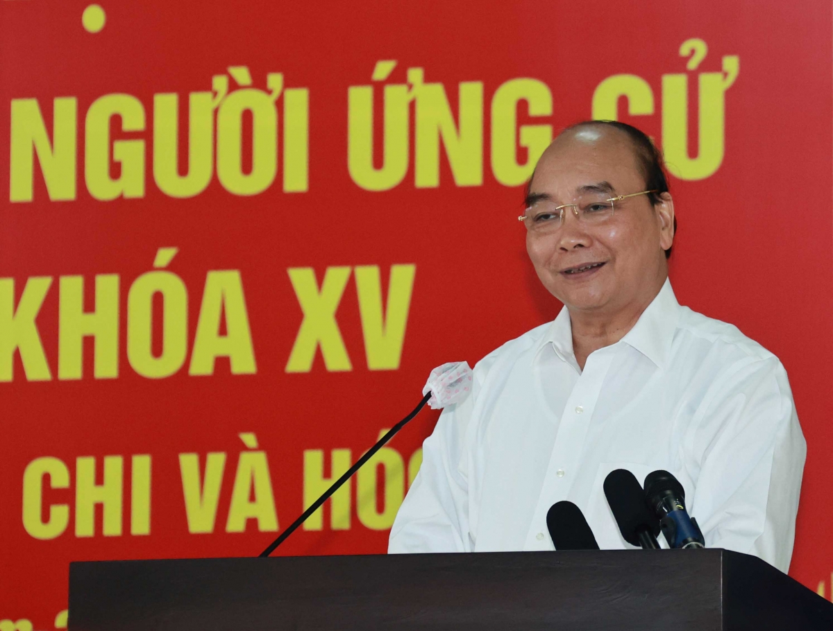 លោកប្រធានរដ្ឋ Nguyen Xuan Phuc អញ្ជើញជួបសំណេះសំណាលជាមួយអ្នកបោះឆ្នោតទីក្រុងហូជីមិញ