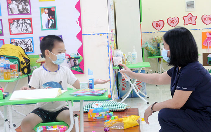 ការពារកុមារពីគ្រោះមហន្តរាយធម្មជាតិនិងជំងឺរាតត្បាត - ជួយដល់កុមារកំពុងធ្វើចត្តាឡីស័កដោយសារជំងឺកូវីដ ១៩