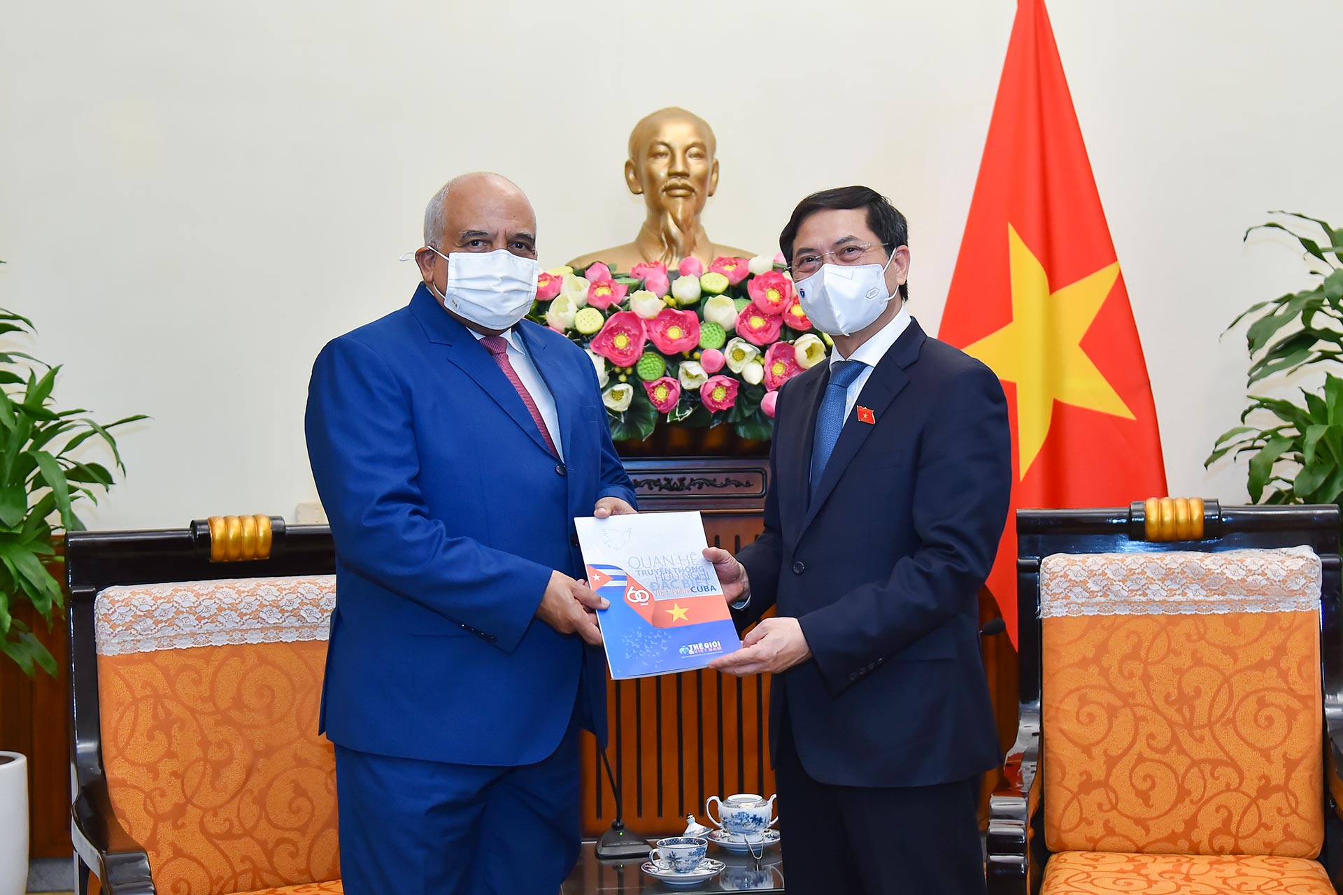 រឹតបន្តឹងចំណងមិត្តភាព ប្រពៃណីពិសេសរវាងវៀតណាមនិងគុយបា