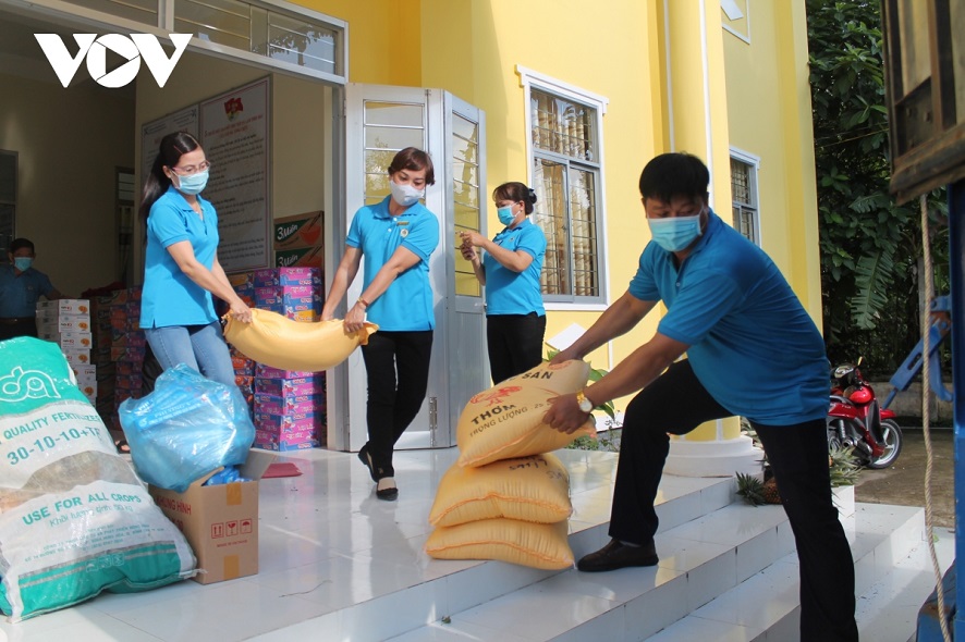 សារទូលេខរបស់នាយករដ្ឋមន្រ្តី៖ មិនទុកឲ្យប្រជាជនខ្វះស្បៀងអាហារ ខ្វះជំនួយផ្នែកវេជ្ជសាស្រ្តក្នុងកំឡុងពេលមានជំងឺរាតត្បាតកូវីដ ១៩ ទាល់តែសោះ