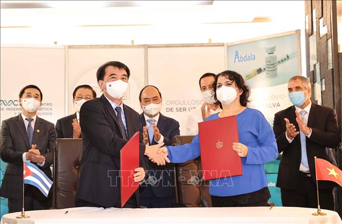 ប្រធានរដ្ឋ លោក Nguyen Xuan Phuc អញ្ជើញជាសាក្សីក្នុងពិធីចុះហត្ថលេខាលើកម្មវិធីសហប្រតិបត្តិការសំខាន់ៗជាច្រើនរវាងវៀតណាមនិងគុយបា