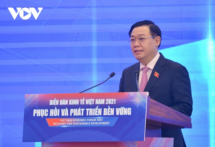 ប្រធានរដ្ឋសភា លោក Vuong Dinh Hue៖ បន្តពង្រឹងសមត្ថភាពអភិបាលកិច្ចជាតិ និងសមត្ថភាពអភិបាលកិច្ចសាជីវកម្ម