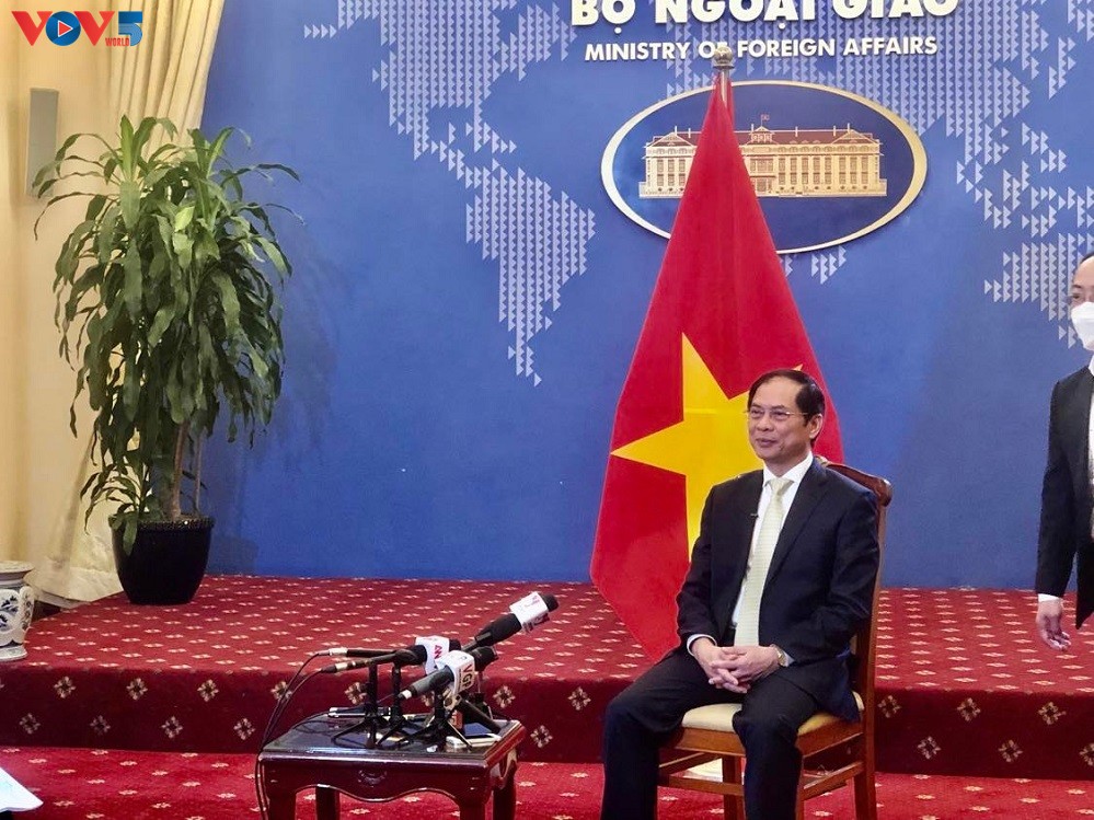 ការទូតនៅតែជាផ្នែកសំខាន់តែងតែឈានមុខគេក្នុងរណសិរ្សកិច្ចការបរទេស