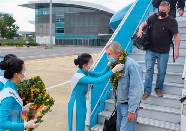 ផ្តល់ព័ត៌មានអំពីបែបបទឆ្លងដែនសម្រាប់ជនបរទេសដែលចូលមកវៀតណាម