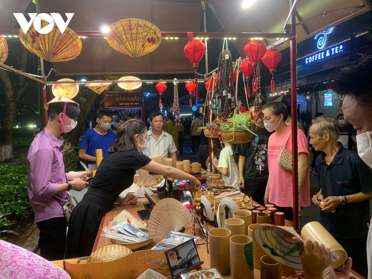 បើកដំណើរការវិថីរាត្រីបរមរាជ្យវាំង Hue