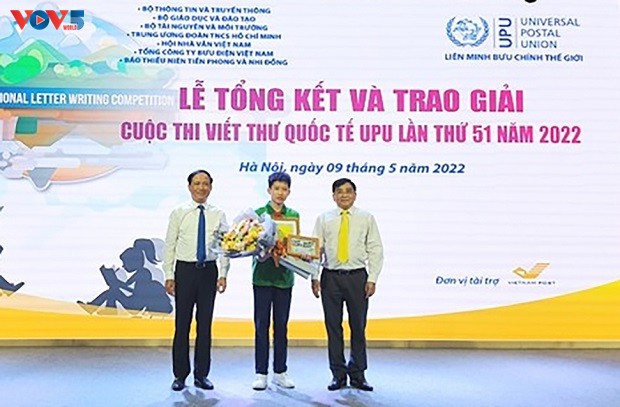 ក្រសួងព័ត៌មាននិងទូរគមនាគមន៍វៀតណាមប្រគល់រង្វាន់សរសេរសំបុត្រអន្តរជាតិ UPU លើកទី៥១