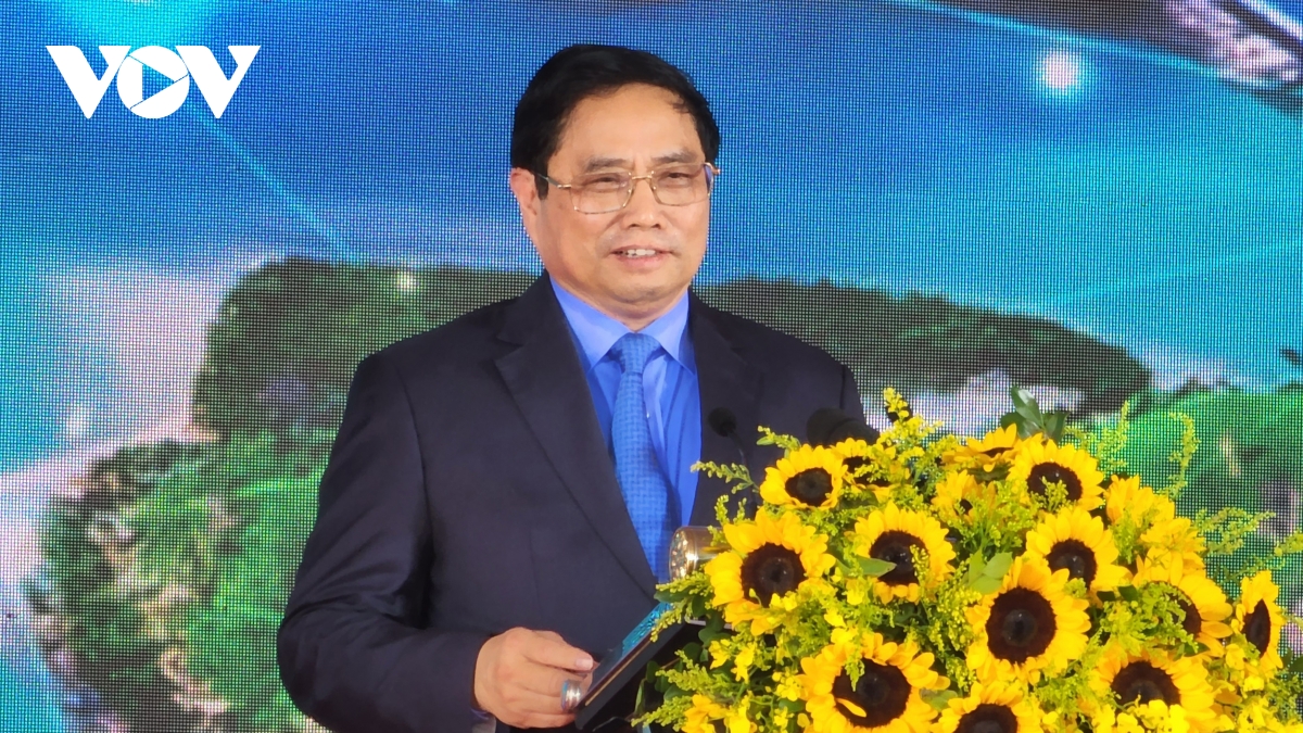 លោកនាយករដ្ឋមន្ត្រី Pham Minh Chinh ចូលរួមពិធីសម្ពោធផ្លូវល្បឿនលឿន Van Don - Mong Cai (ខេត្ត Quang Ninh)