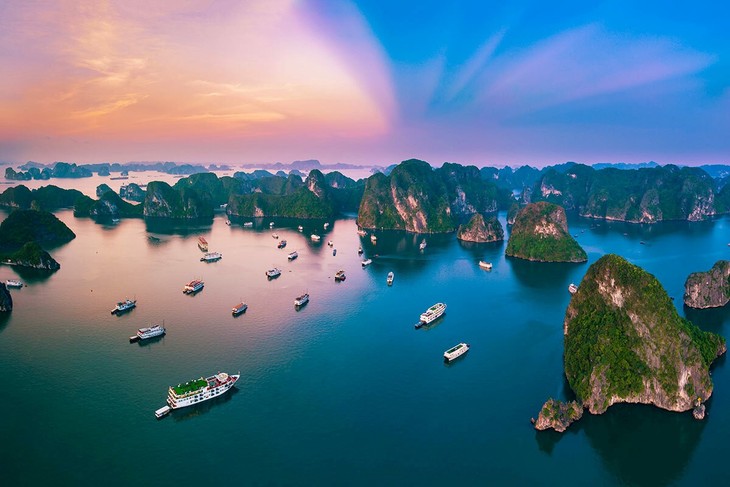 Mu Cang Chai និង ឈូងសមុទ្រ Ha Long ជាប់បញ្ជីគោលដៅទេសចរណ៍ដ៏ស្រស់បំព្រងលើពិភពលោកក្នុងឆ្នាំ ២០២៣