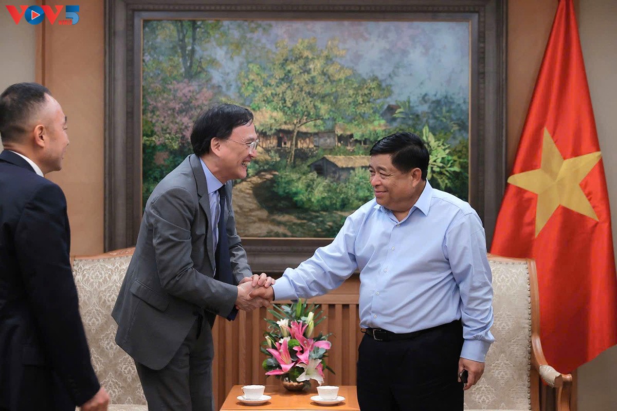 លោកឧបនាយករដ្ឋមន្ត្រី Nguyen Chi Dung៖ វៀតណាមស្វាគមន៍សហគ្រាសបណ្ដាក់ទុនអភិវឌ្ឍន៍ទីក្រុងឆ្លាតវៃ