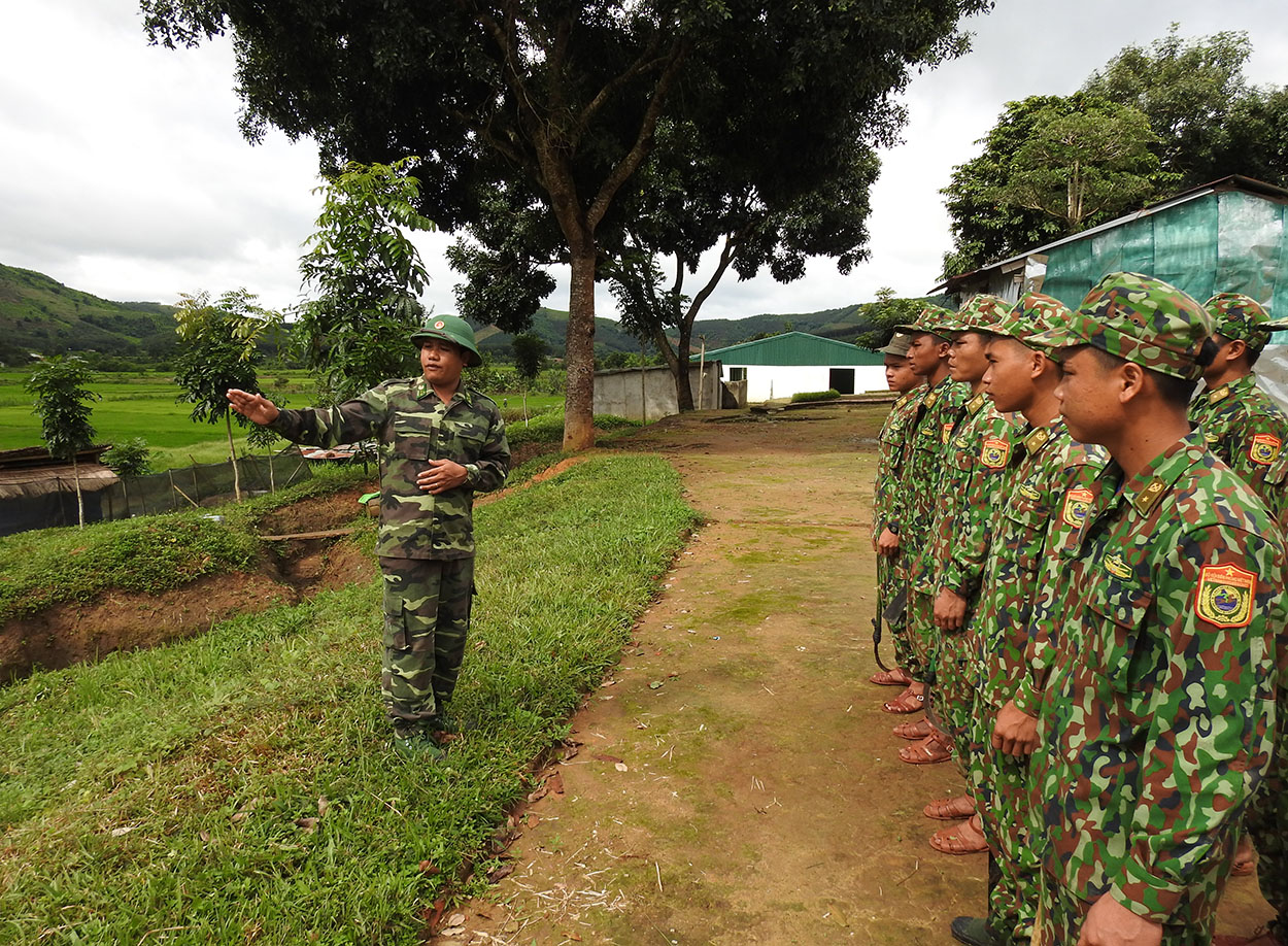 Letnan Kepala A Hi – Teladan cerah di kalangan Tentara Penjaga Perbatasan bertindak sesuai ajaran Paman Ho