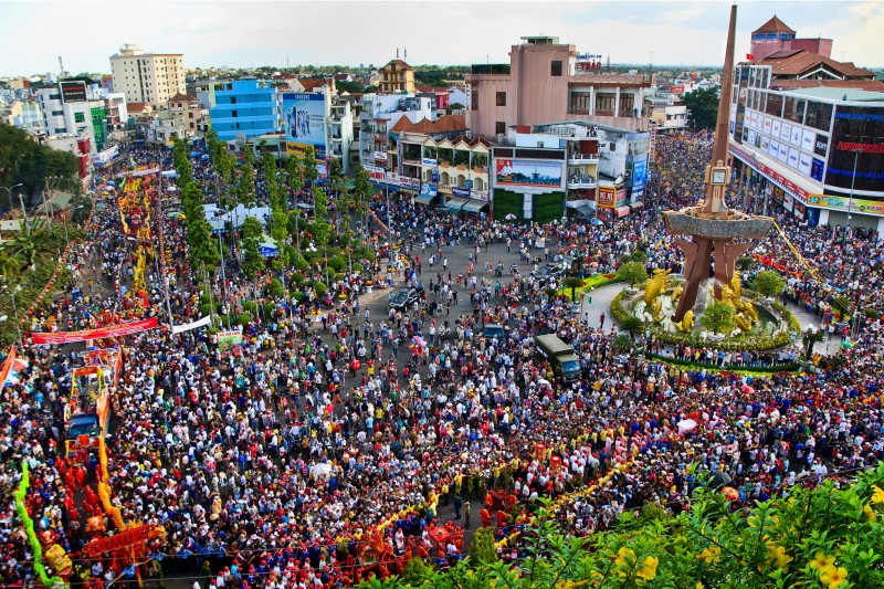 Pesta Cap Go Meh di Provinsi Binh Duong