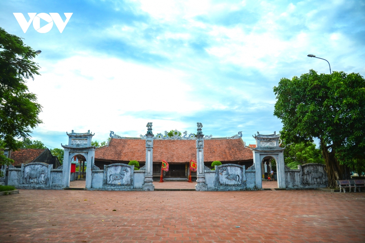 Balai Desa di Ujung Tanah Air