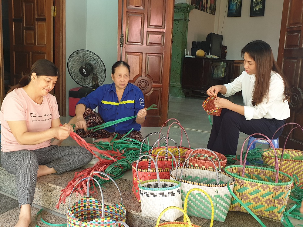 Ibu Dao Thi Huyen – Seorang Perempuan Yang Sepenuh Hati Membersihkan Lingkungan Laut