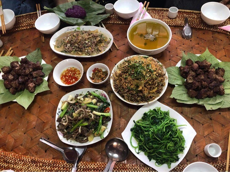 Makanan-Makanan yang Diolah dari Daging Kerbau yang Kental dengan Identitas Warga Etnis Minoritas Thai Tay Bac