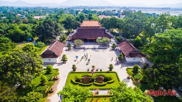 Bulan Mei – Datang ke Desa Teratai – Kampung Halaman Presiden Ho Chi Minh