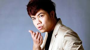Penyanyi-Komponis Dinh Manh Ninh