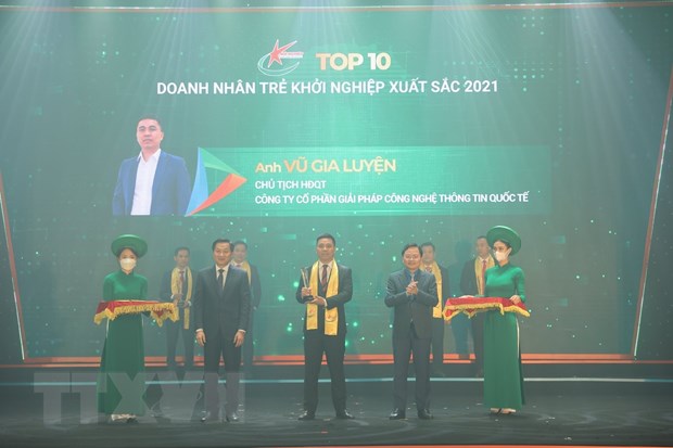 Kalangan Pemuda Gandrung Mengkreasikan Produk-Produk Teknologi Baru dengan Brand Vietnam