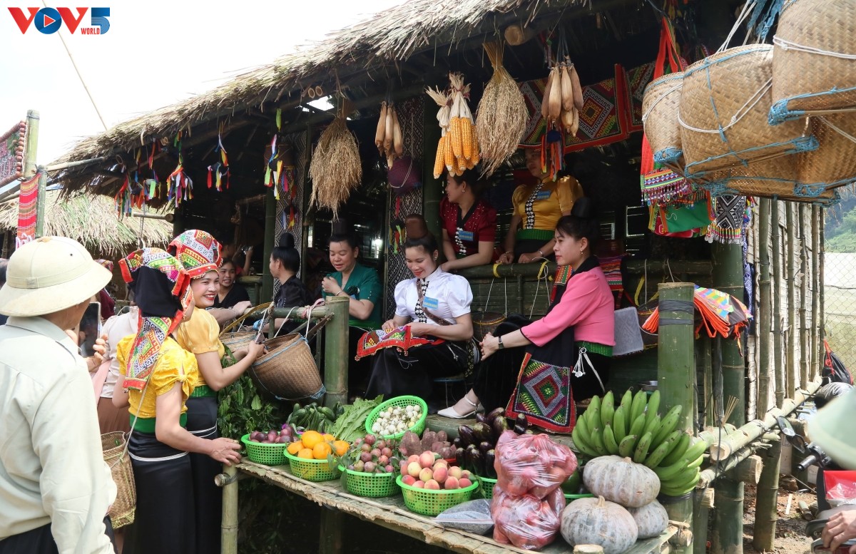 Provinsi Son La Meningkatkan Kaliber Hasil Pertanian dan Mencapai Terobosan Ekonomi Pedesaan dari Program OCOP