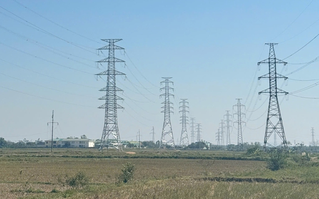 도르엉-남껌(Đô Lương - Nam Cấm) 구간 220kV 송전선로 사업 성공적 완공