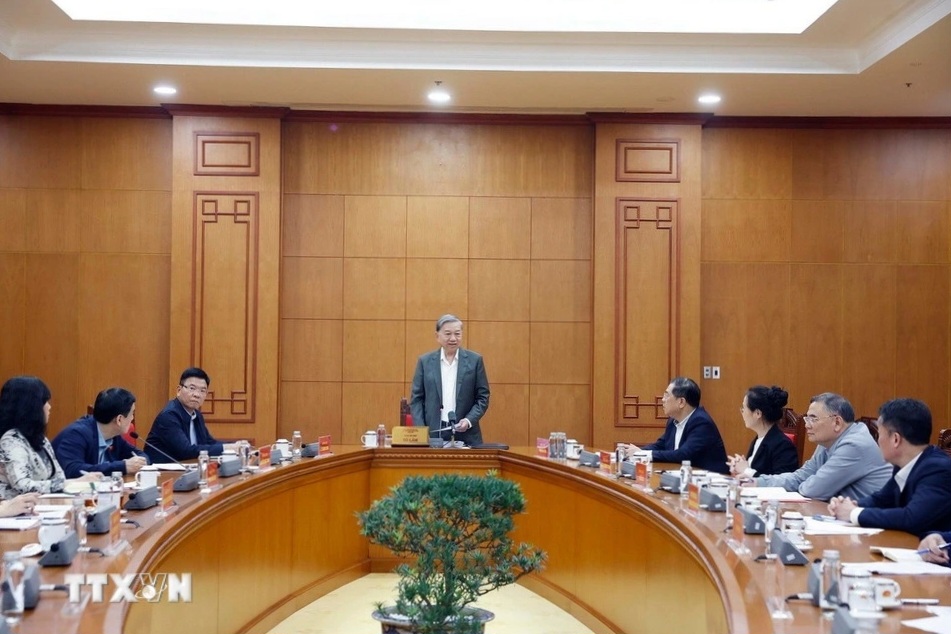 또 럼 당 서기장: 애인을 보살피는 것은 현대 문명의 척도이다.