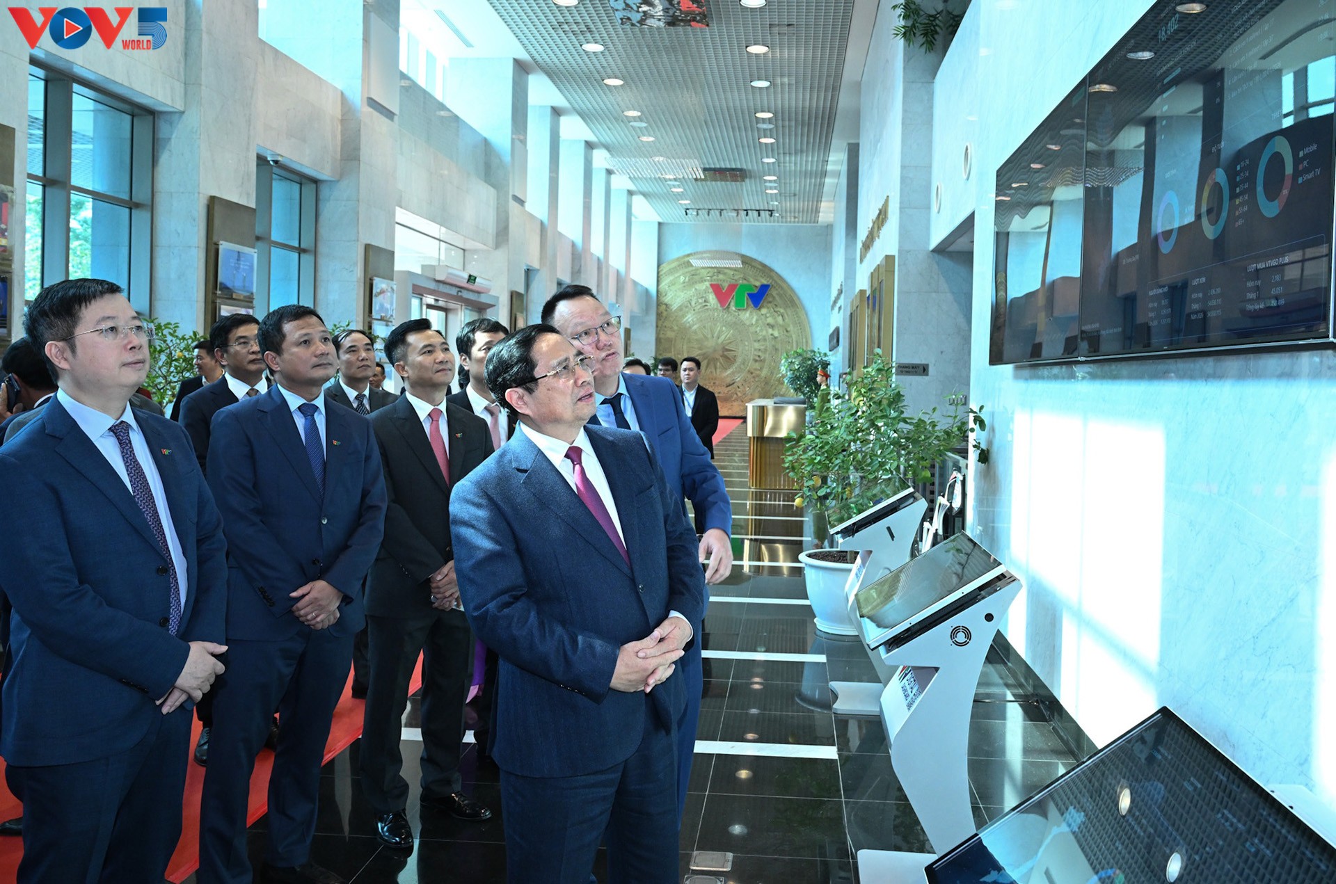 팜 민 찐 총리: VTV, ‘베트남 국영 텔레비전 방송국’ 브랜드 격상 당부