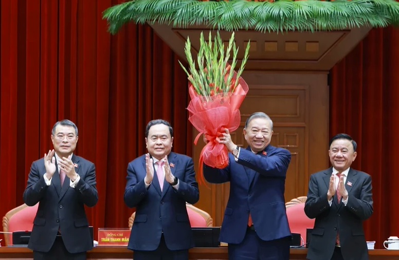 한국 이재명 대통령, 또 럼 당 서기장 연임 축하