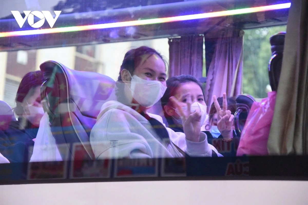 3,000명의 호찌민시 근로자, ‘2026년 설맞이 근로자를 위한 귀성 버스’로  고향길 올라