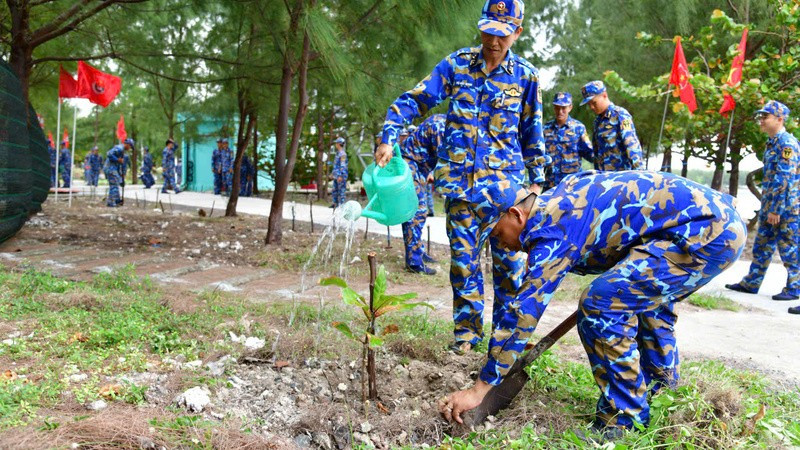 쯔엉사 특구 군과 주민, 2026 병오년 설맞이 식목 행사 적극 참여