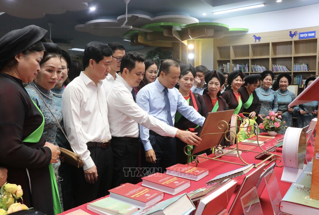 박닌성, 기록 전시회 개최…박닌 문화유산 정수 홍보