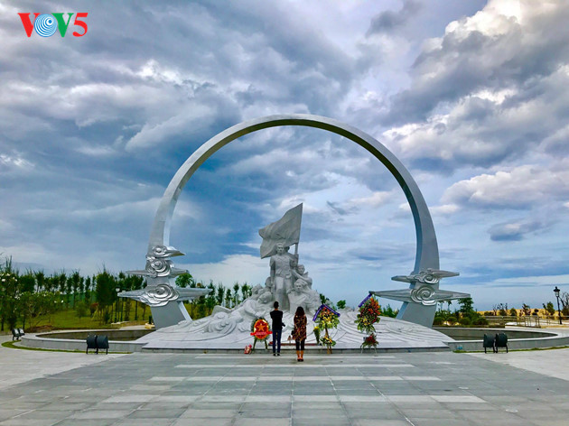 Un mémorial en hommage aux soldats de Gac Ma