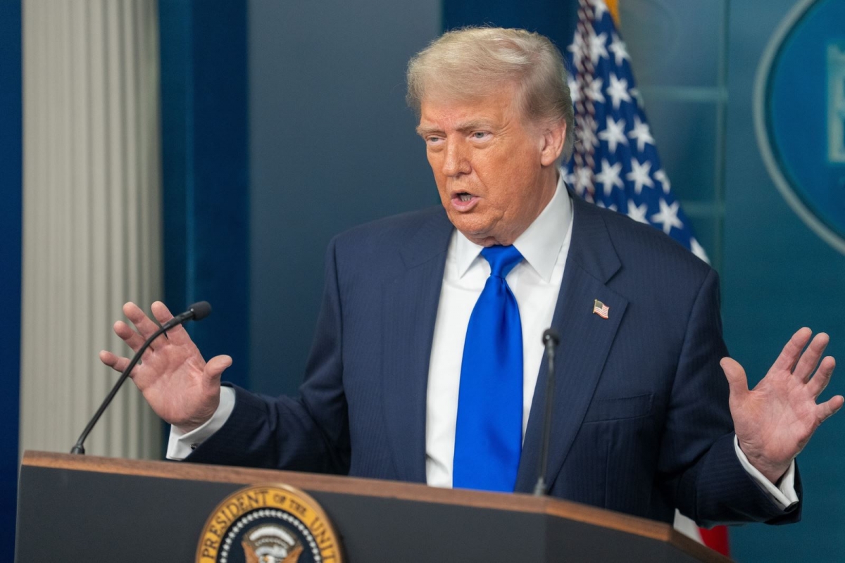 Après un revers judiciaire, Donald Trump relève les droits de douane à 15 %