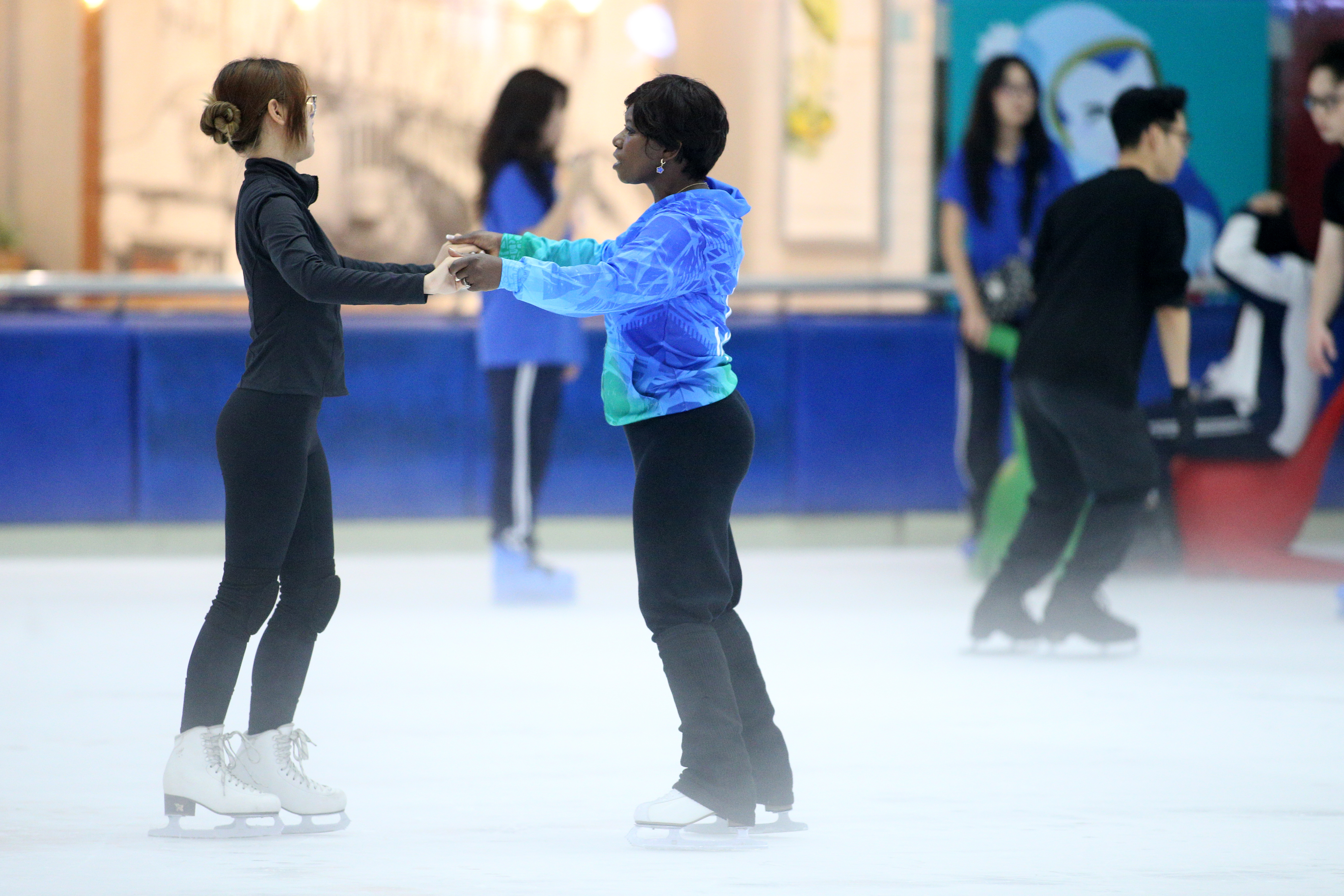 Surya Bonaly sur la glace vietnamienne
