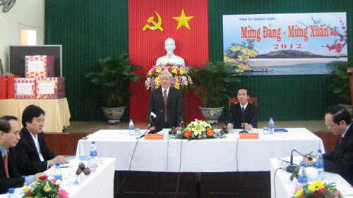 Prosiguen actividades de felicitación por motivo del Tet de líderes vietnamitas