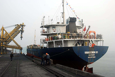 Unidades vietnamitas inician su primera jornada de trabajo del nuevo año lunar