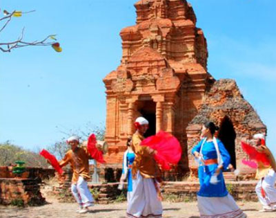 La comunidad de Cham saluda la primavera con nueva esperanza