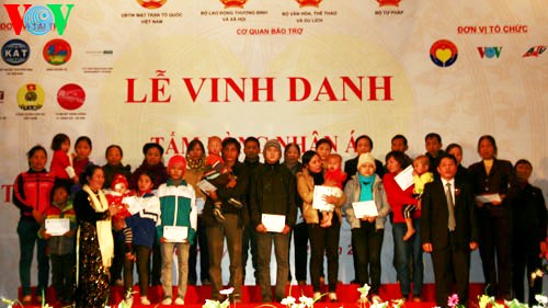 La Voz de Vietnam venera a personas bondadosas