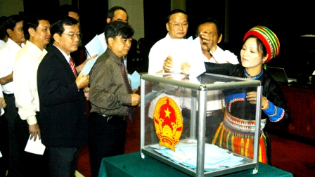 Por garantía de derechos legislativos la votación de confianza en Vietnam